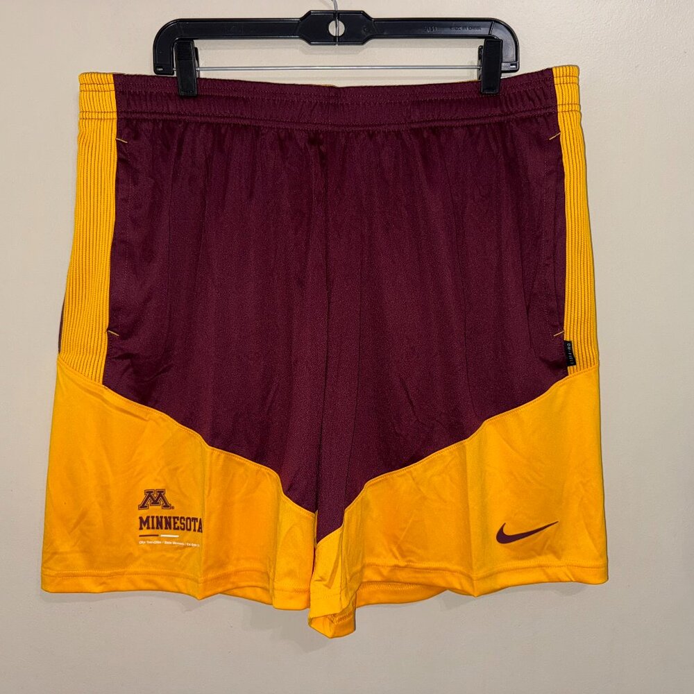 Nike Minnesota Golden Gophers Football Team Player Issue Sideline Shorts Men 2XL